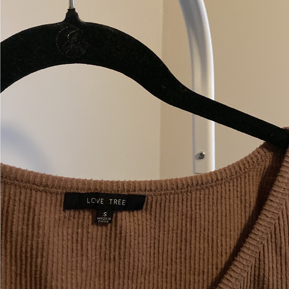 Love Tree Women’s Cute Crop Top V - Cut